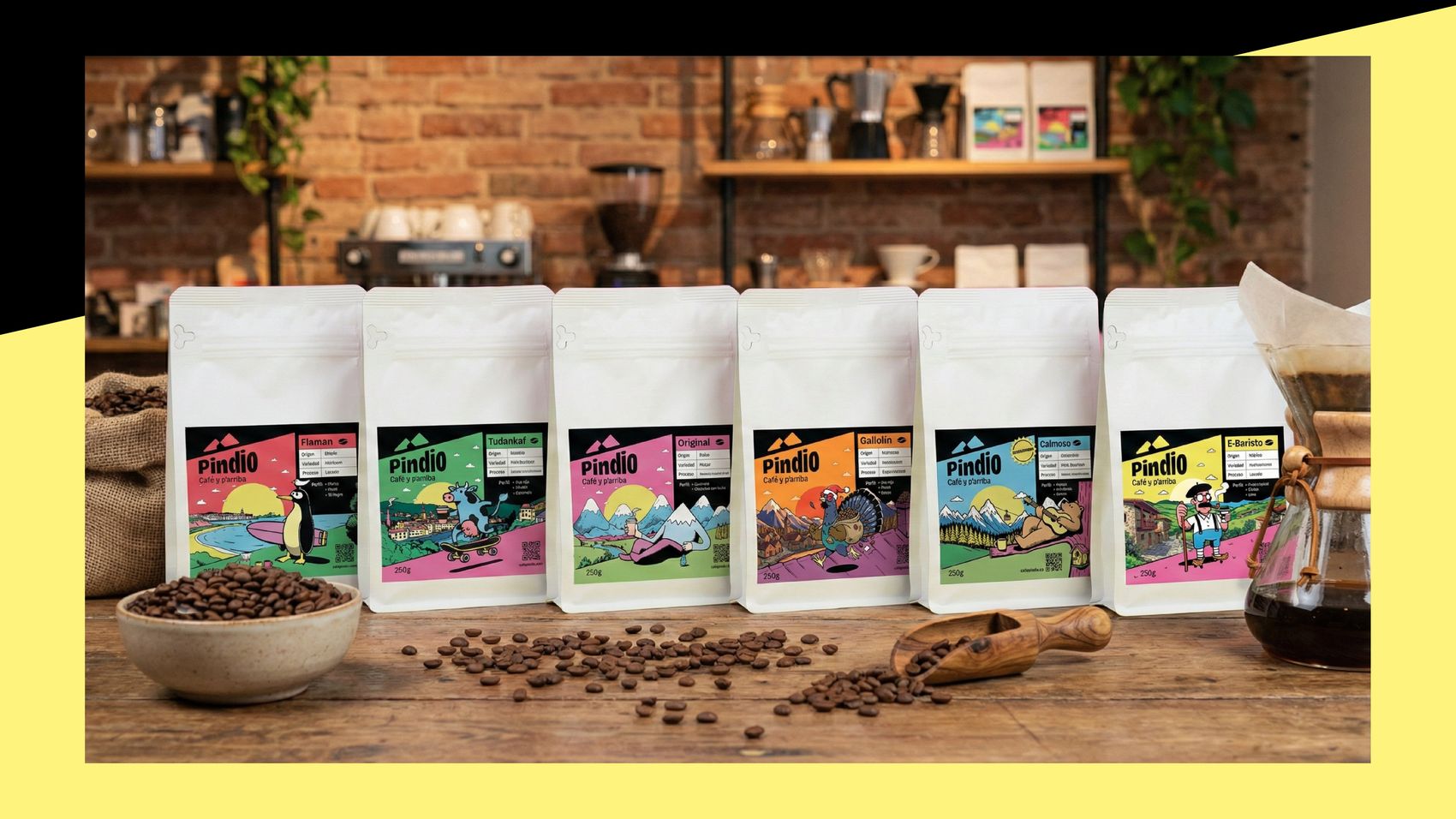 Mockups de packaging Pindio: dos bolsas en mostrador y dos en mano sobre fondo amarillo y rosa